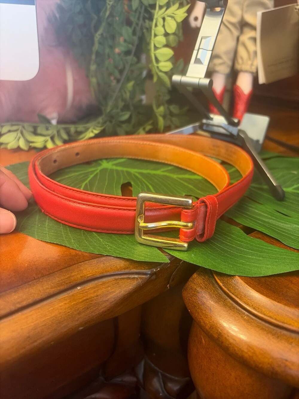 Vintage TUVV by Mervyn's Red Top Grain Leather Gold Buckle Belt L403